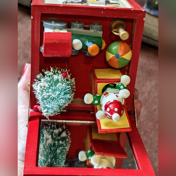 1984 Enesco Wooden Musical Christmas Box Vintage Collectible - Picture 7 of 13